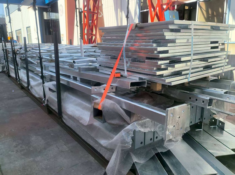 Сталеві сходи надходять на Кайманські острови: новий архітектурний елемент починає свою транс-Тихоокеанську подорож